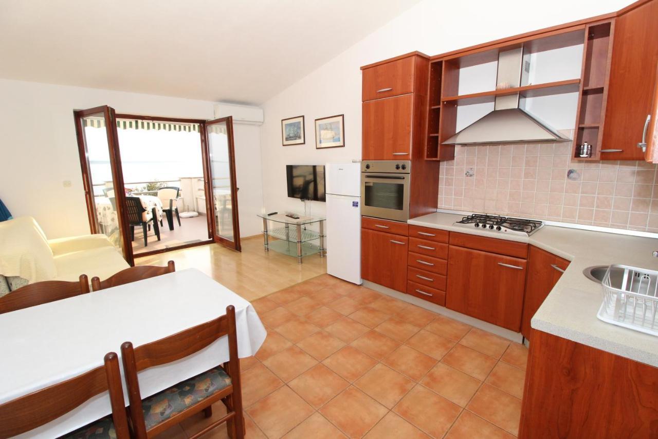 Apartments By The Sea Mandre, Pag - 6284 Kolan Luaran gambar