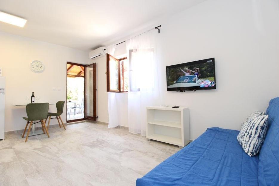 Apartments By The Sea Mandre, Pag - 6284 Kolan Luaran gambar