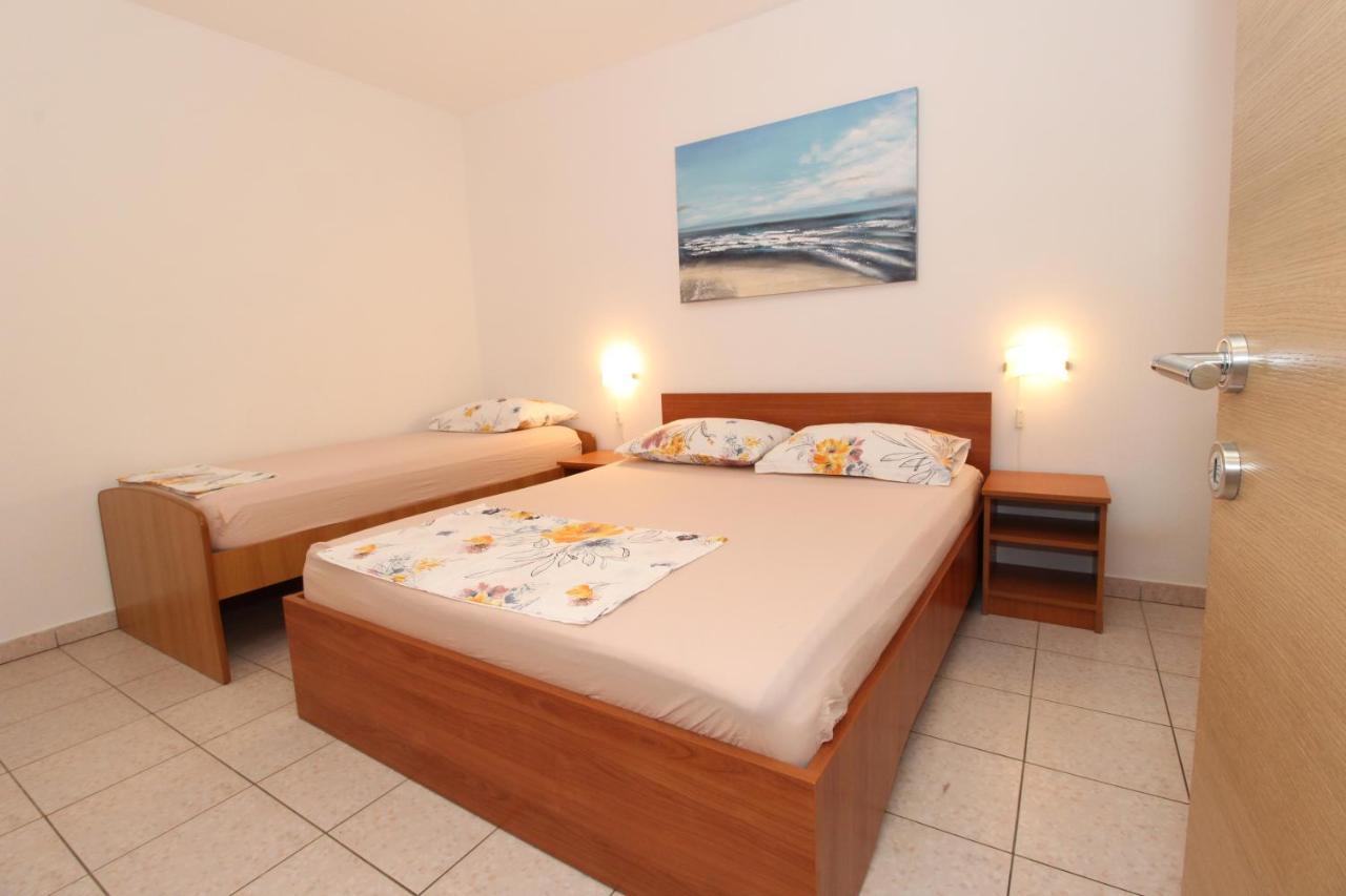 Apartments By The Sea Mandre, Pag - 6284 Kolan Luaran gambar