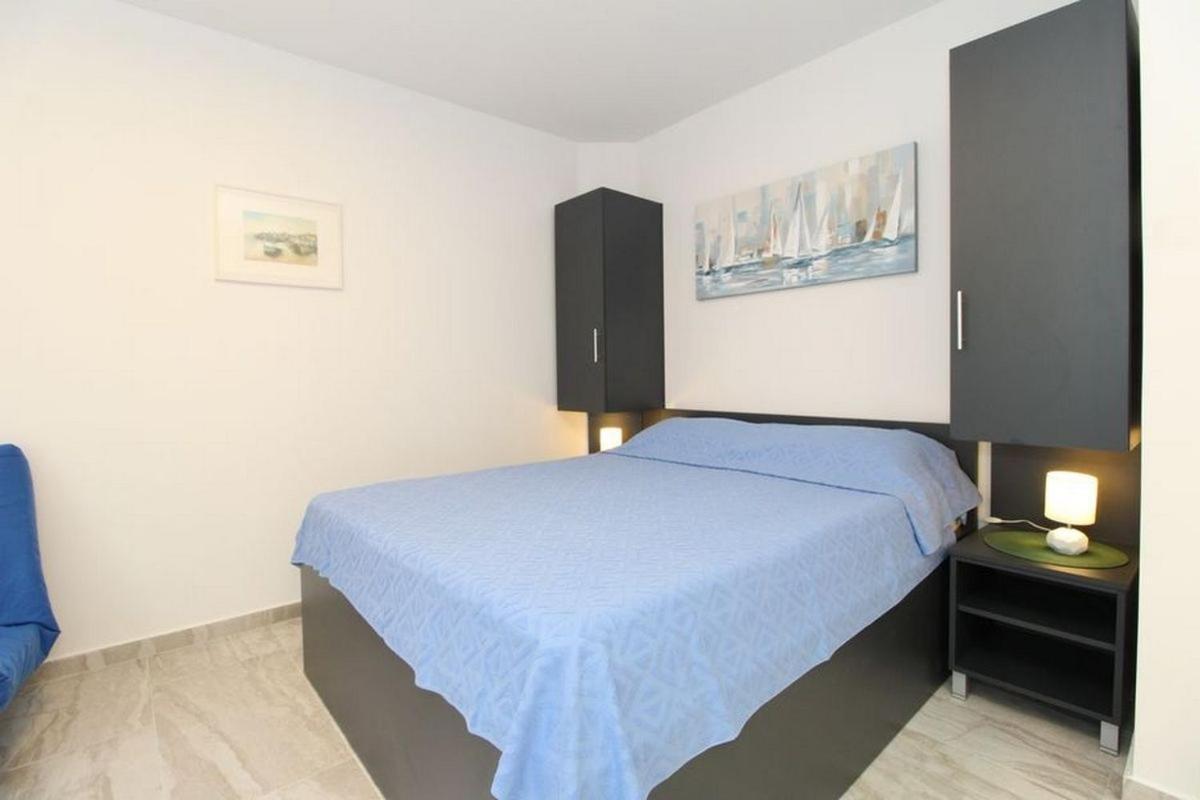 Apartments By The Sea Mandre, Pag - 6284 Kolan Bilik gambar